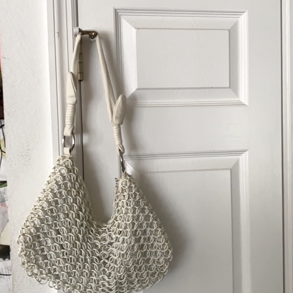 Bag with chains details